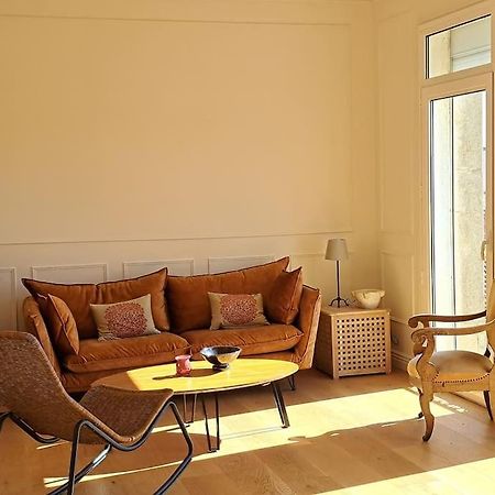 Le Champ Des Hors Villa Vailhauques Exteriör bild